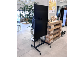 55インチ テレプレゼンシステム 「窓」